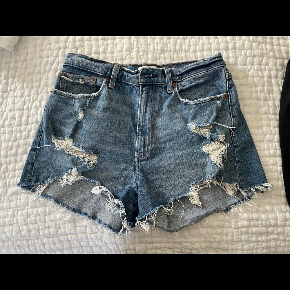 Abercrombie curve love mom shorts